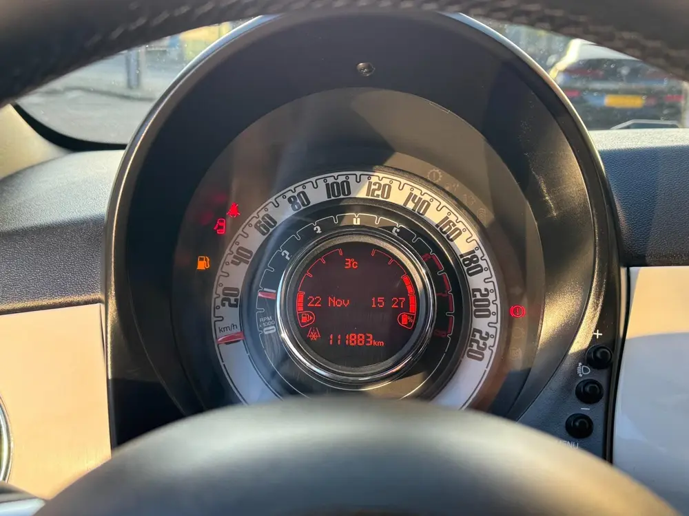 Fiat 500 C CABRIO 1.0 Hybride Lounge uit 2021, foto 3