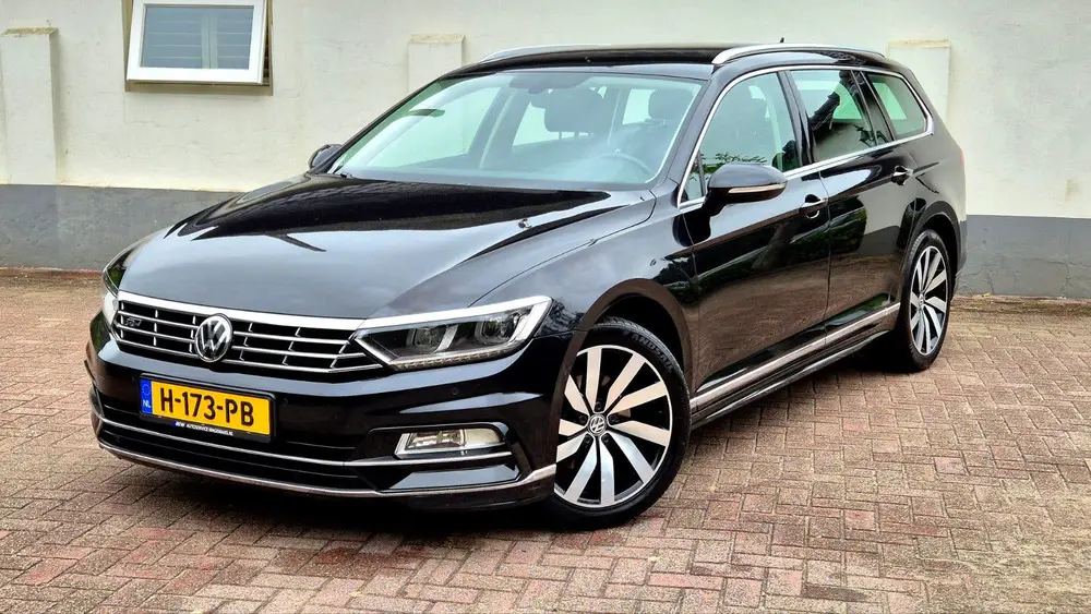 Volkswagen Passat VW Passat 1.5 TSI 150pk 2xR-Line 2019 Zwar uit 2019