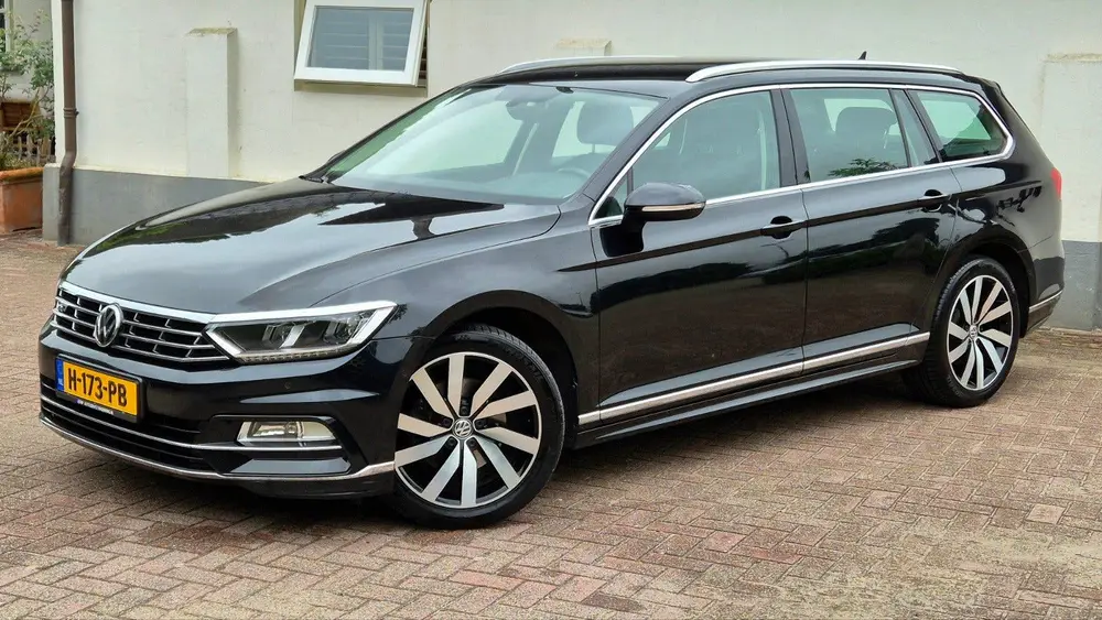 Volkswagen Passat VW Passat 1.5 TSI 150pk 2xR-Line 2019 Zwar uit 2019, foto 2