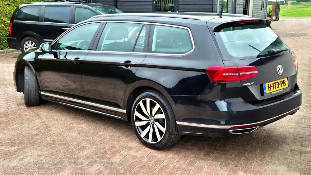 Volkswagen Passat VW Passat 1.5 TSI 150pk 2xR-Line 2019 Zwar uit 2019, foto 3