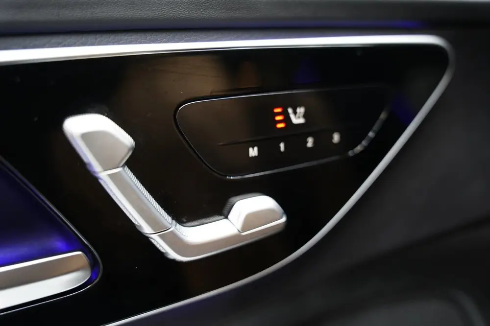 Mercedes-Benz C-Klasse 180 AMG PANO MEMORY HUD 360 NAP uit 2022, foto 17