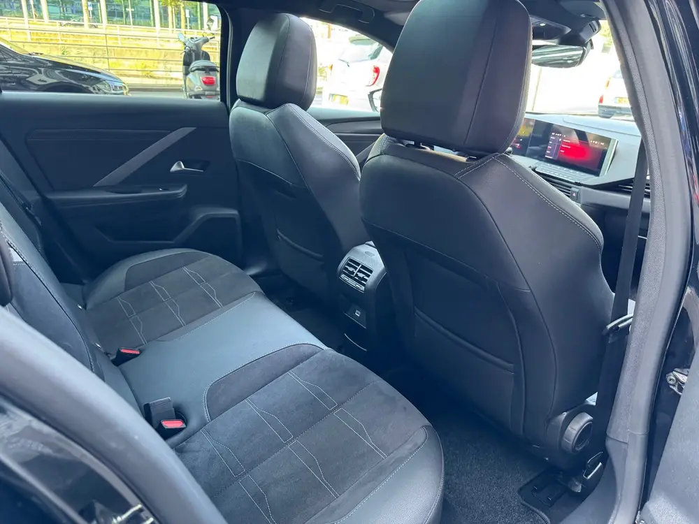 Opel Astra 1.2 Turbo Ultimate Aut Memory Pano 360 Cam uit 2023, foto 13