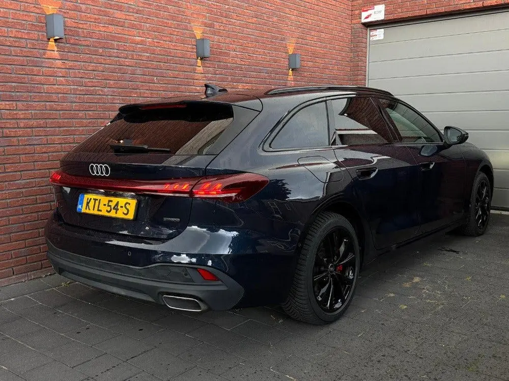 Audi A5 Avant 2.0 e-hybrid quattro S edition 299 P uit 2025, foto 2