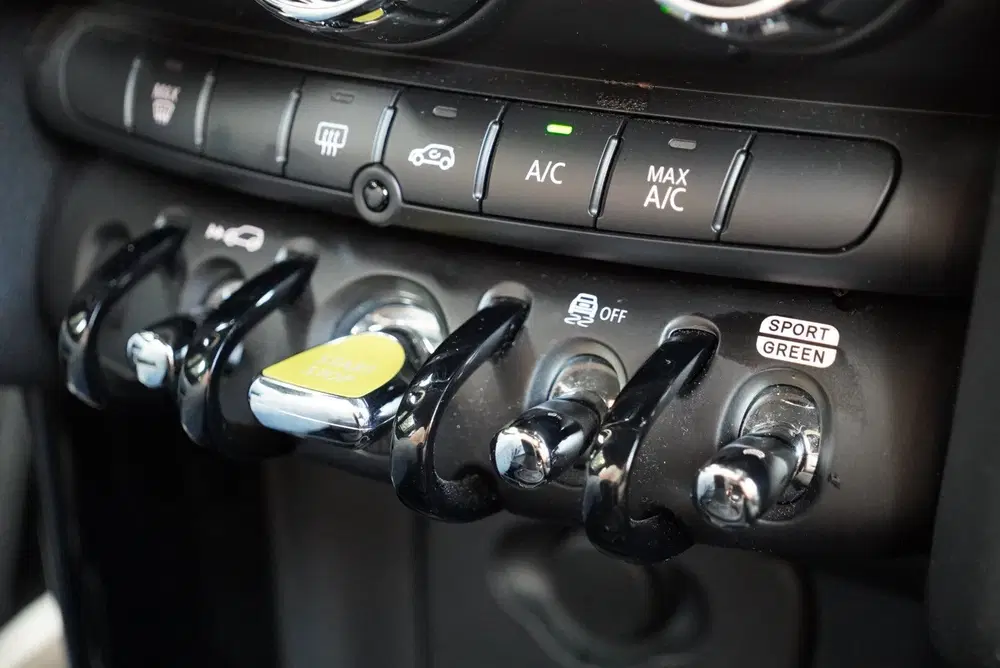 Mini Cooper SE Cooper SE uit 2022, foto 15
