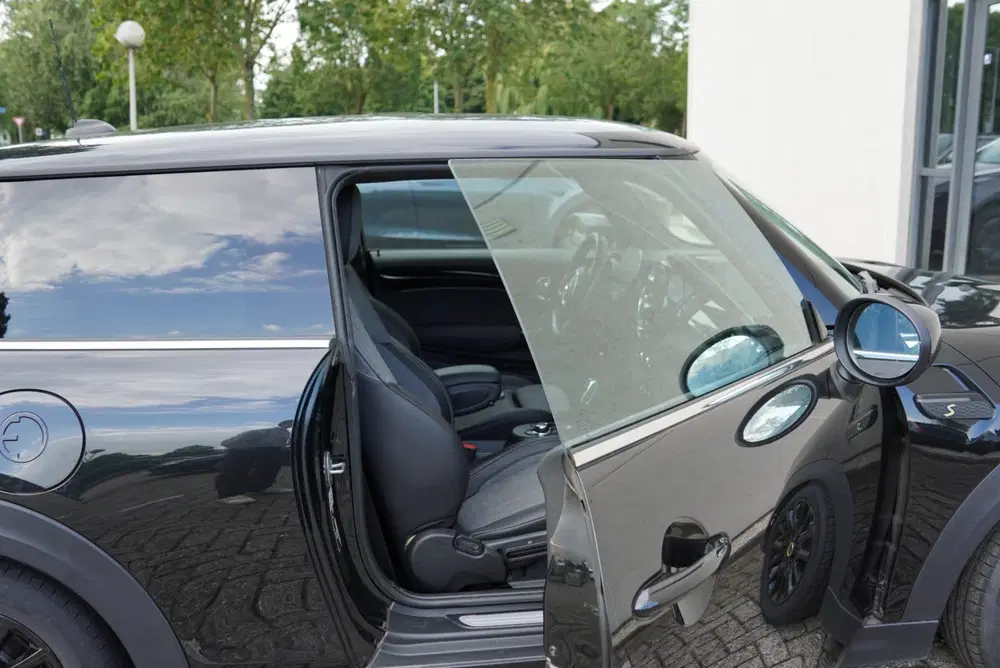 Mini Cooper SE Cooper SE uit 2022, foto 9