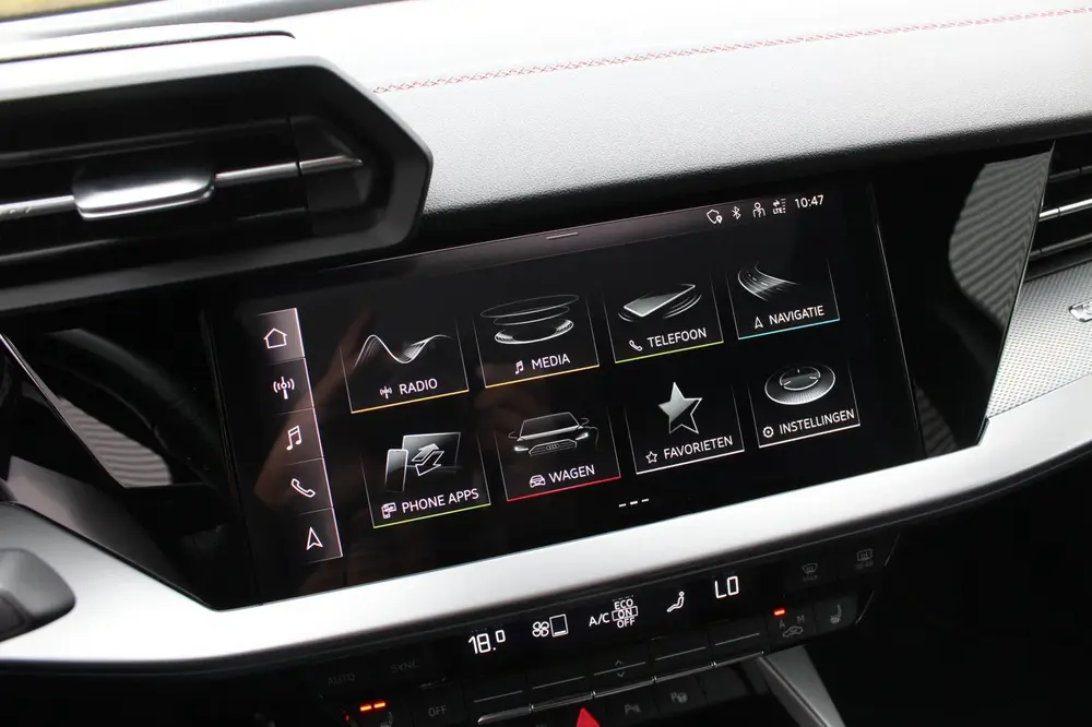 Audi A3 45 TFSI e Competition uit 2023, foto 11