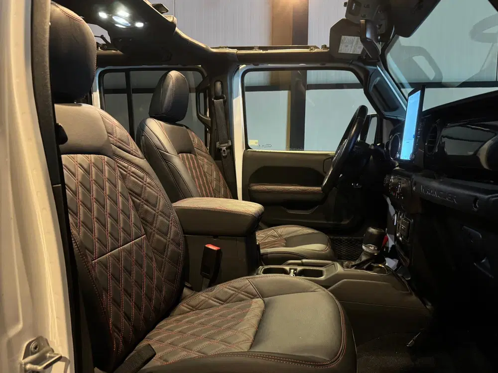 Jeep Wrangler 2.0T uit 2020, foto 14