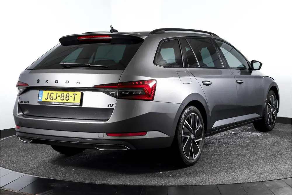 Skoda Superb 1.4 TSI iV Sportline Business uit 2024, foto 2