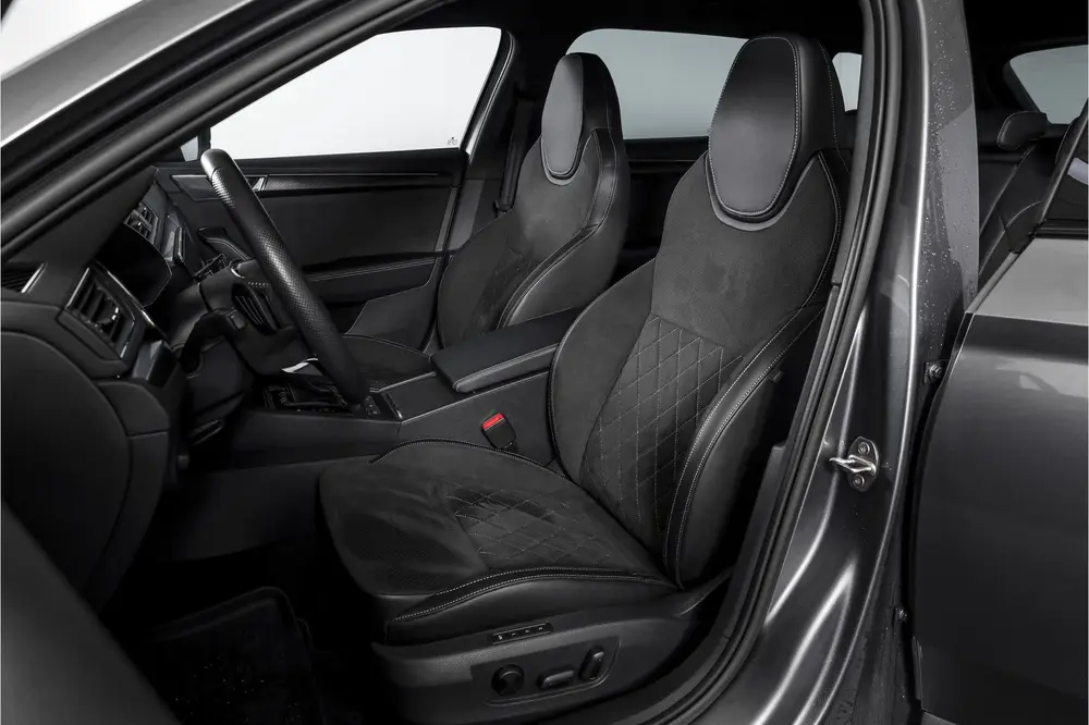 Skoda Superb 1.4 TSI iV Sportline Business uit 2024, foto 6