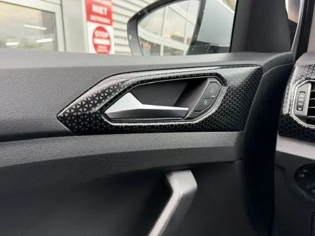 Volkswagen T-Cross 1.0 TSI 110pk 7-DSG R-Line (bj 2023) uit 2023, foto 13
