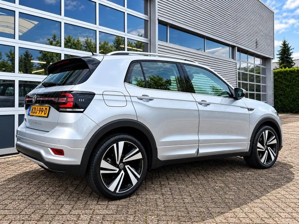 Volkswagen T-Cross 1.0 TSI 110pk 7-DSG R-Line (bj 2023) uit 2023, foto 2
