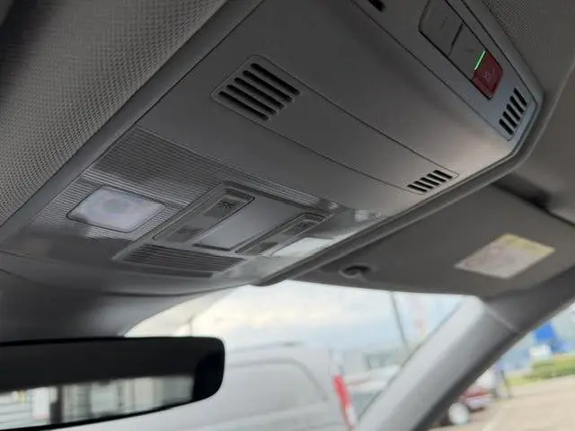 Volkswagen T-Cross 1.0 TSI 110pk 7-DSG R-Line (bj 2023) uit 2023, foto 20