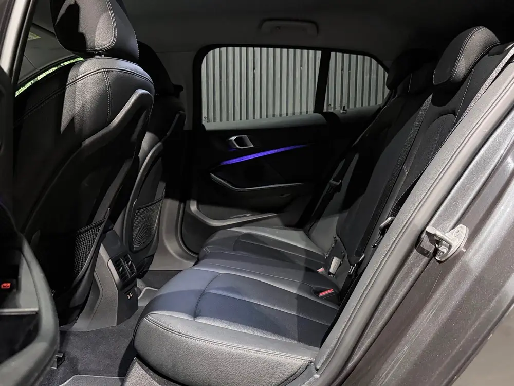 BMW 1-serie 118i High Executive Edition uit 2020, foto 18