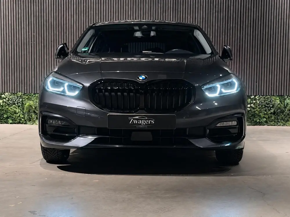 BMW 1-serie 118i High Executive Edition uit 2020, foto 3