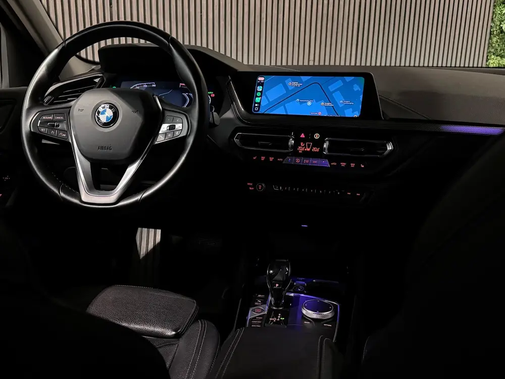 BMW 1-serie 118i High Executive Edition uit 2020, foto 4