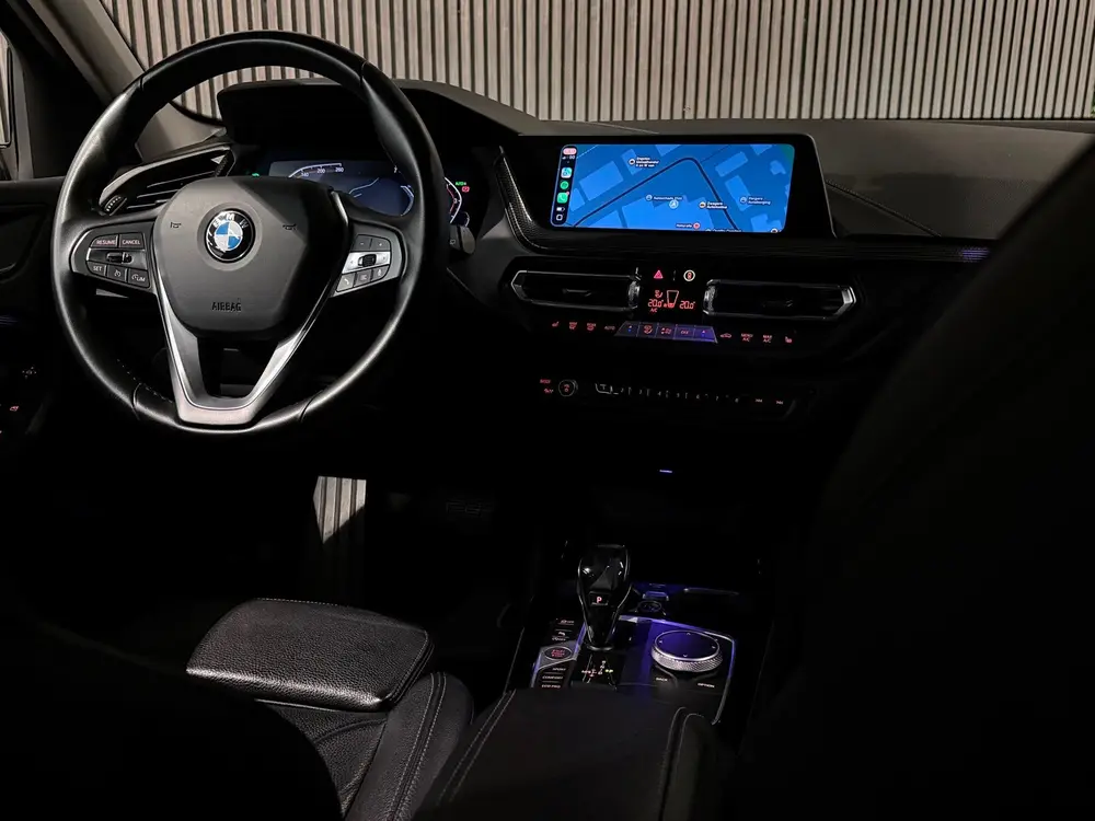 BMW 1-serie 118i High Executive Edition uit 2020, foto 8