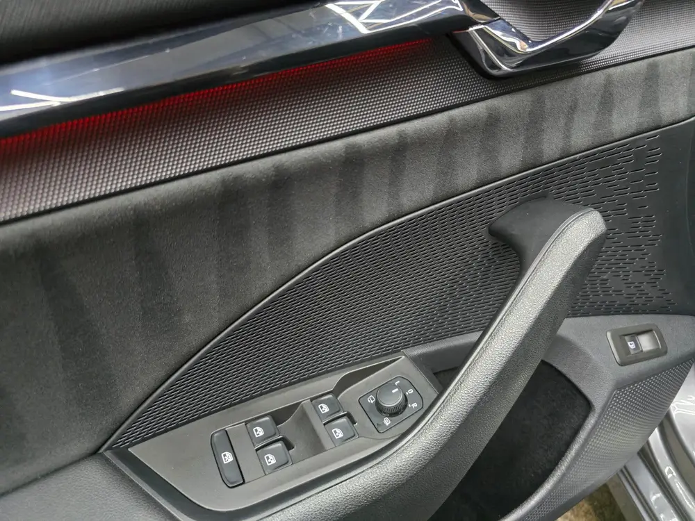Skoda Octavia 1.4 TSI RS iV PHEV Business Pano HUD Nav uit 2022, foto 4