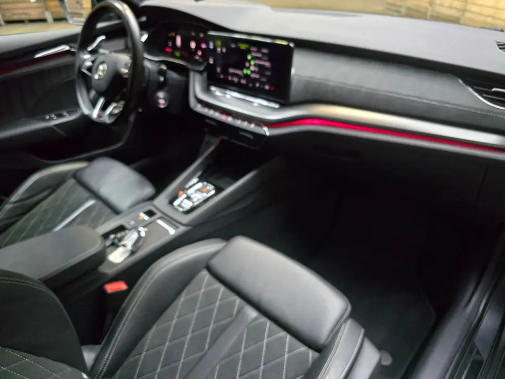 Skoda Octavia 1.4 TSI RS iV PHEV Business Pano HUD Nav uit 2022, foto 8