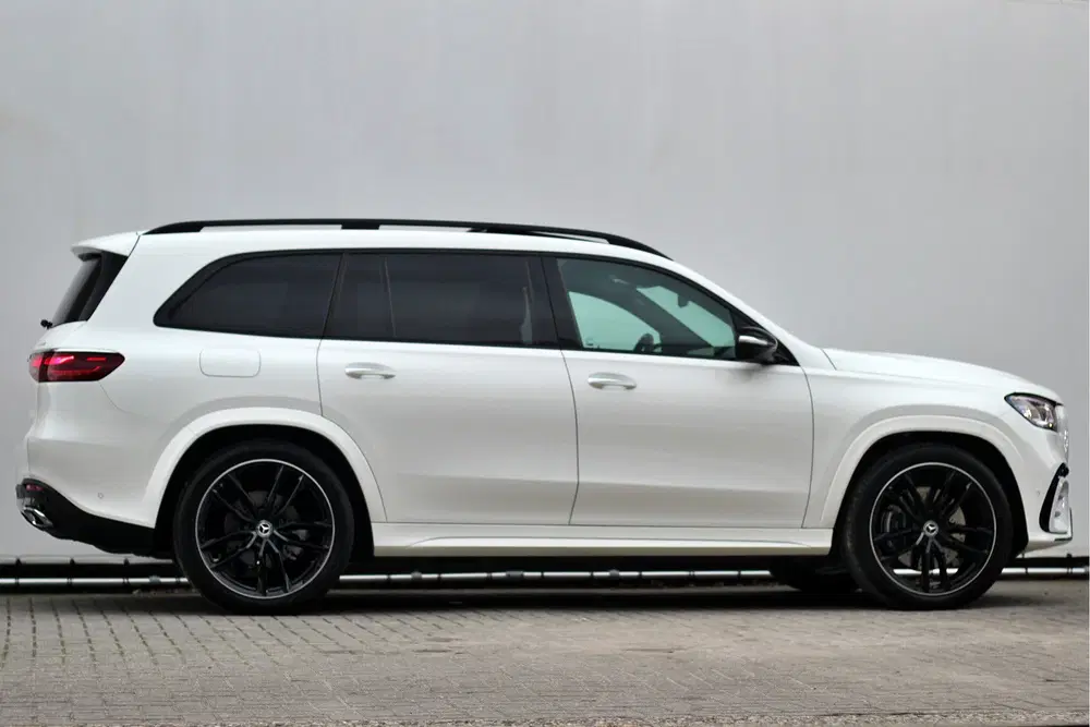 Mercedes-Benz GLS 450 4MATIC AMG Line 7-zits uit 2024, foto 3