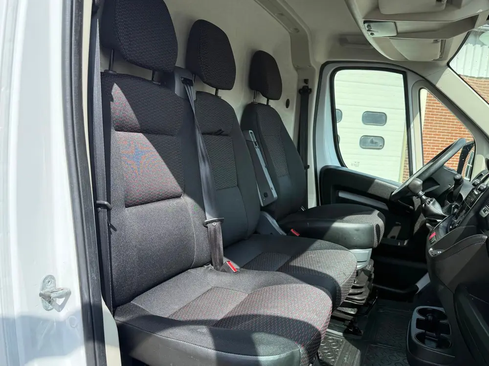 Peugeot Boxer 333 2.2 BlueHDi 140PK L2H2 Camera euro 6 3 uit 2021, foto 18