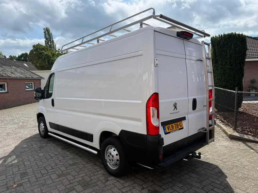 Peugeot Boxer 333 2.2 BlueHDi 140PK L2H2 Camera euro 6 3 uit 2021, foto 2