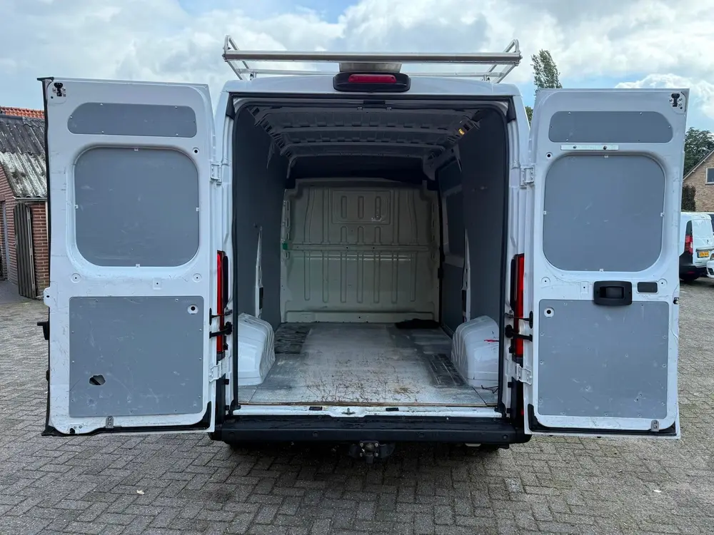 Peugeot Boxer 333 2.2 BlueHDi 140PK L2H2 Camera euro 6 3 uit 2021, foto 4