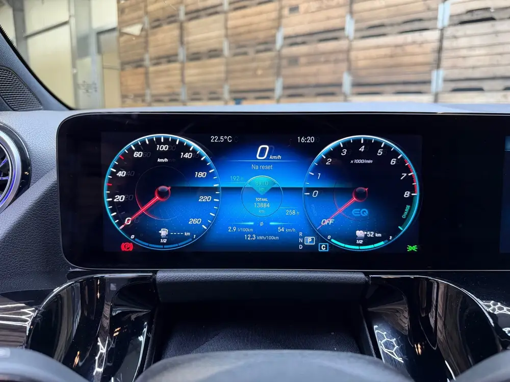Mercedes-Benz GLA 250 e Business Line AMG Sfeerverlic uit 2022, foto 7