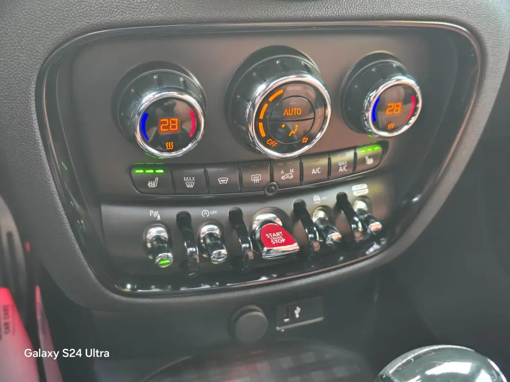 Mini Clubman 2.0 JCW ALL4 Thunder Pack uit 2021, foto 9