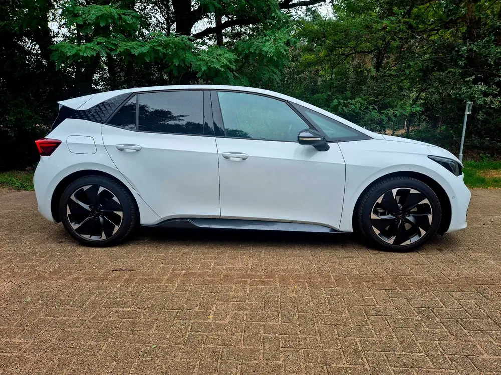 Cupra Born Essential 63 kWh btw auto nap uit 2024, foto 2