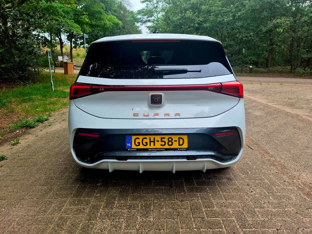 Cupra Born Essential 63 kWh btw auto nap uit 2024, foto 3