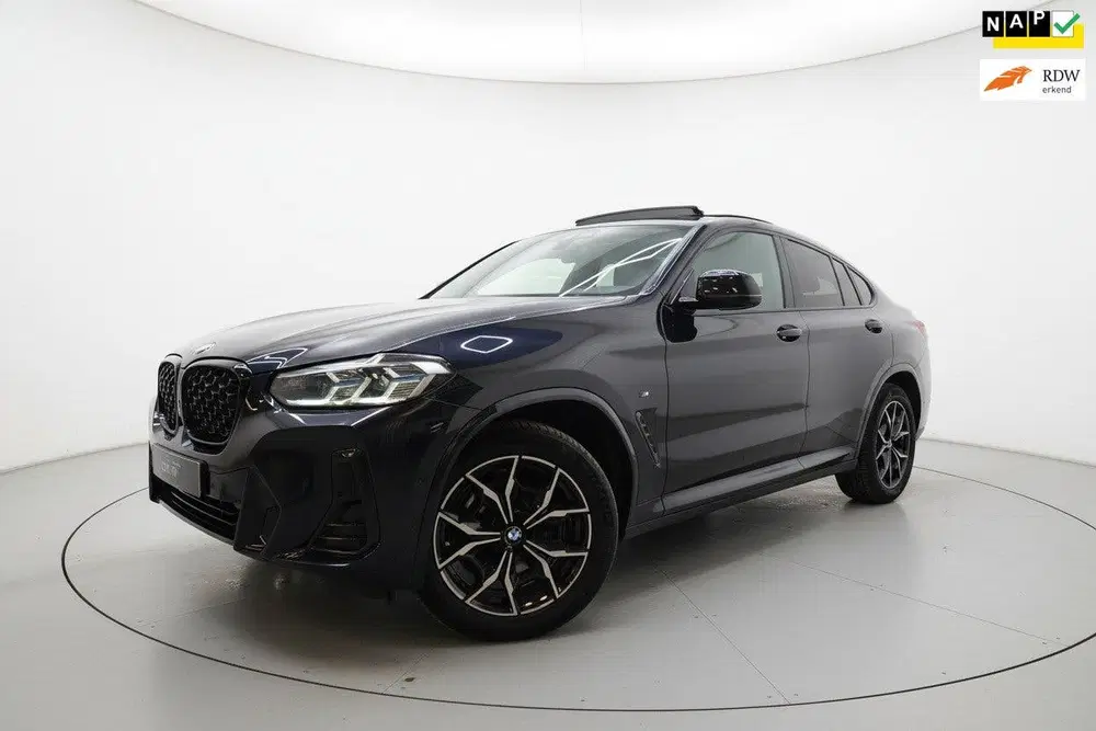 BMW X4 XDrive20i M SPORT PANO LASER SFEERVERLICHT uit 2022
