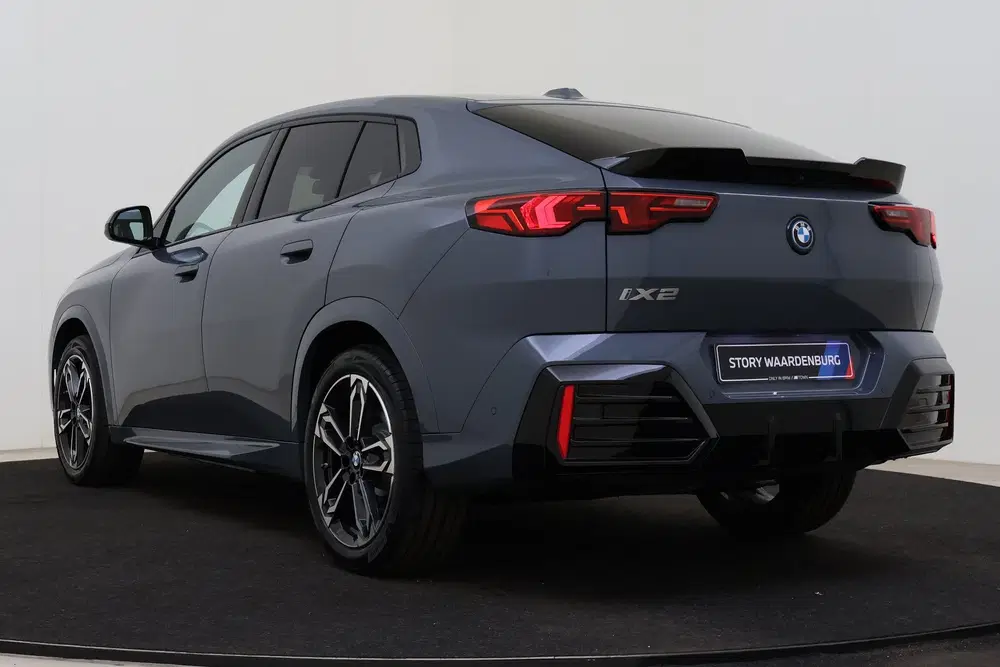 BMW iX2 eDrive20 M Sport uit 2026, foto 15