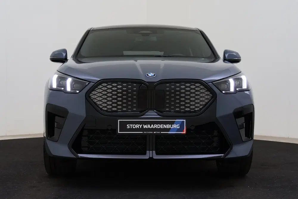 BMW iX2 eDrive20 M Sport uit 2026, foto 4