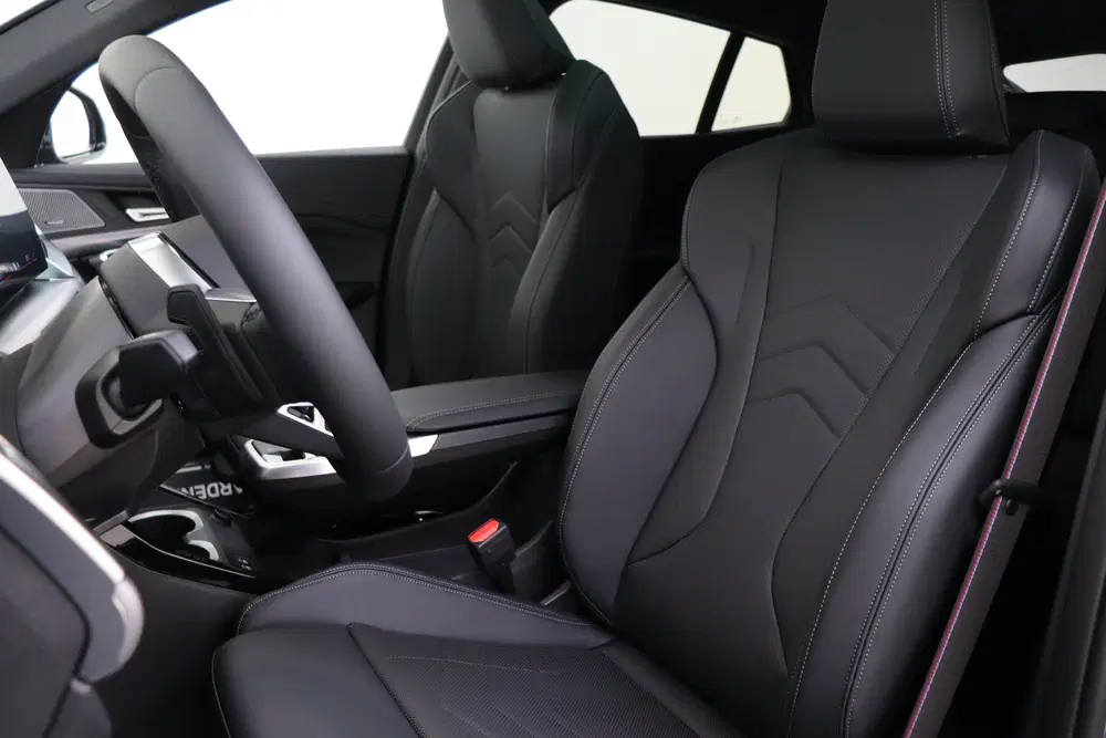 BMW iX2 eDrive20 M Sport uit 2026, foto 9