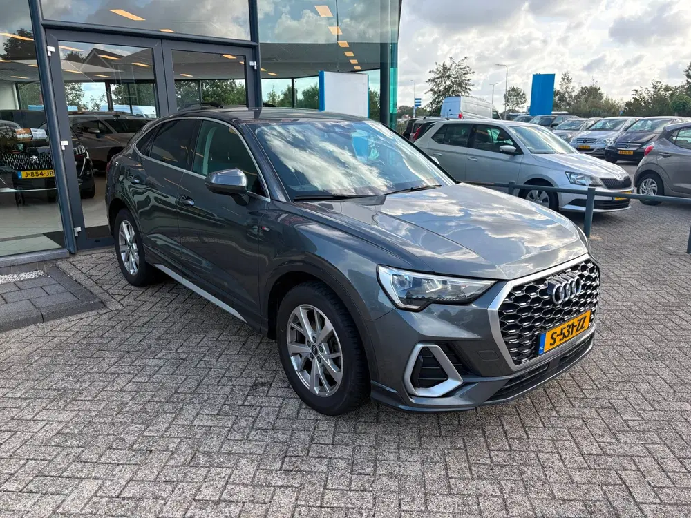 Audi Q3 35 TFSI S Edition uit 2022, foto 4