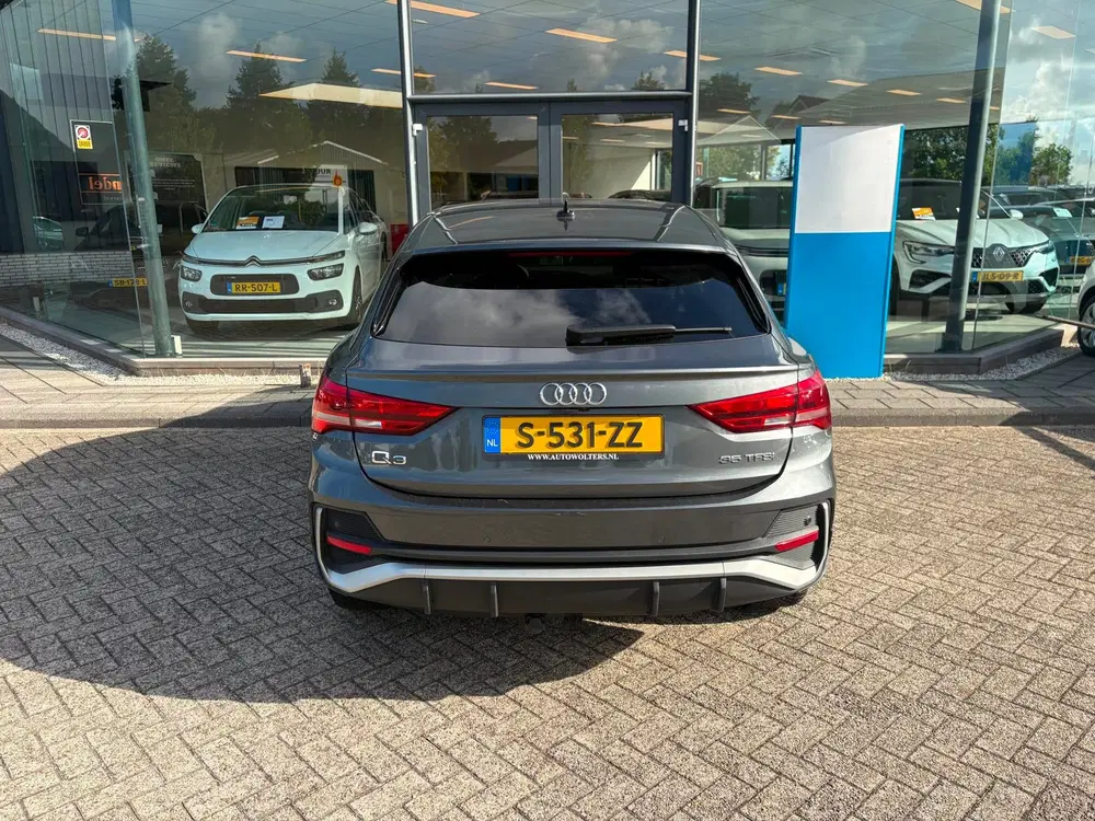 Audi Q3 35 TFSI S Edition uit 2022, foto 8