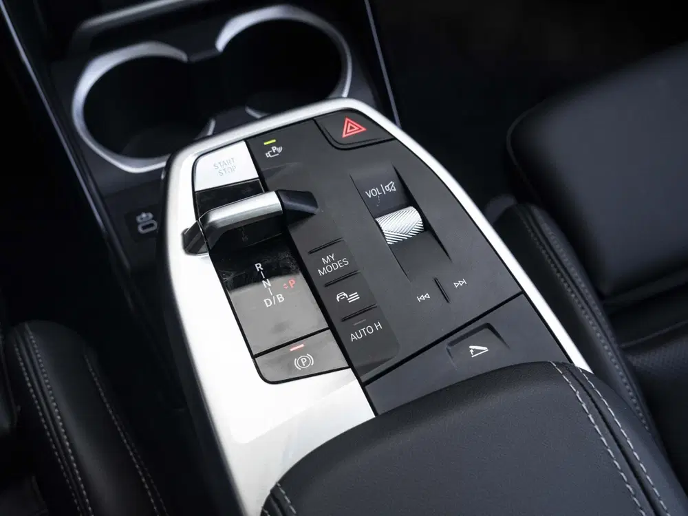 BMW iX2 eDrive20 SoH 100% uit 2025, foto 13
