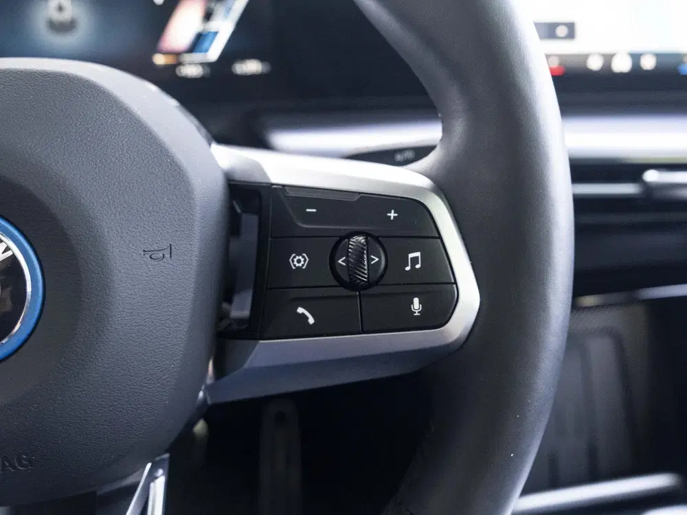 BMW iX2 eDrive20 SoH 100% uit 2025, foto 18