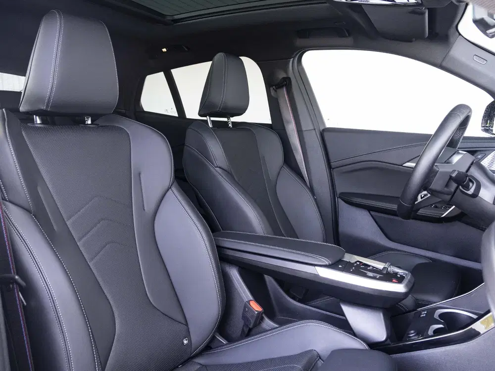 BMW iX2 eDrive20 SoH 100% uit 2025, foto 4