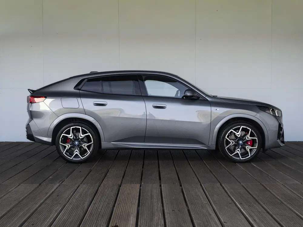 BMW iX2 eDrive20 SoH 100% uit 2025, foto 7