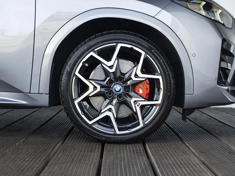 BMW iX2 eDrive20 SoH 100% uit 2025, foto 9