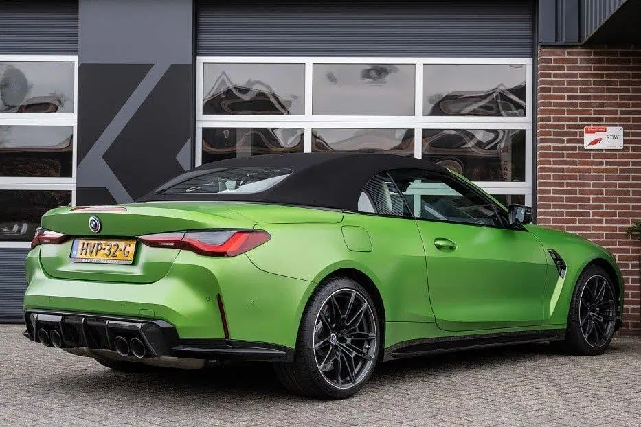 BMW M4 BMW M4 Competition xDrive Cabrio uit 2022, foto 2