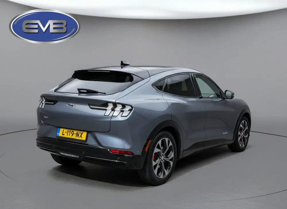 Ford Mustang Mach-E Extended AWD 98 kWh uit 2021, foto 3