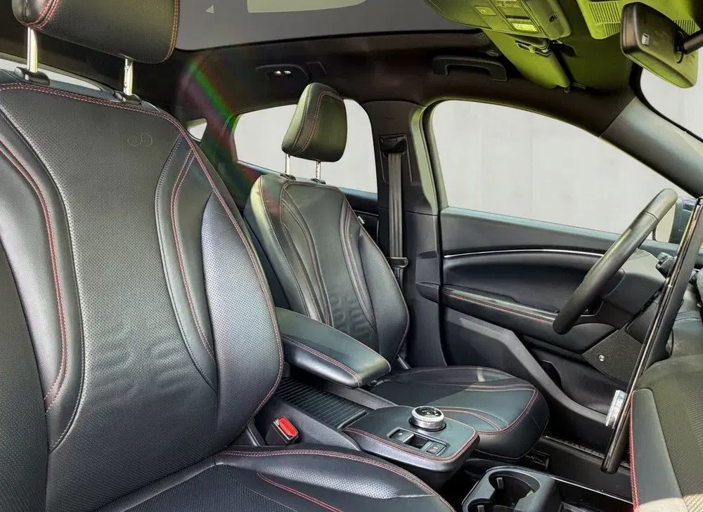 Ford Mustang Mach-E Extended AWD 98 kWh uit 2021, foto 4