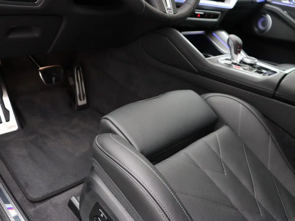 BMW XM 50e High Executive uit 2026, foto 15