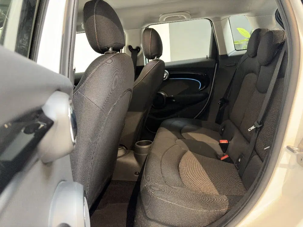 Mini Cooper Cooper 1.5 Aut Camden Edition uit 2023, foto 6