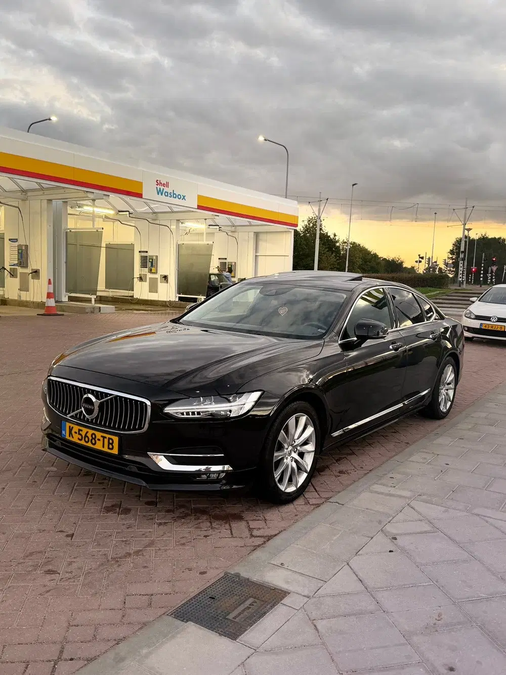 Volvo S90 D4 190pk Geartronic 2019 Zwart uit 2019, foto 10