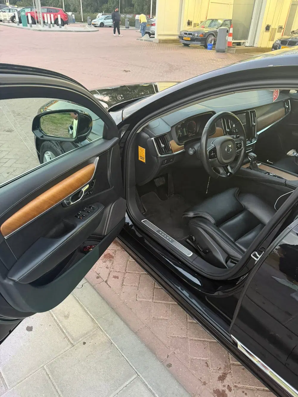 Volvo S90 D4 190pk Geartronic 2019 Zwart uit 2019, foto 11
