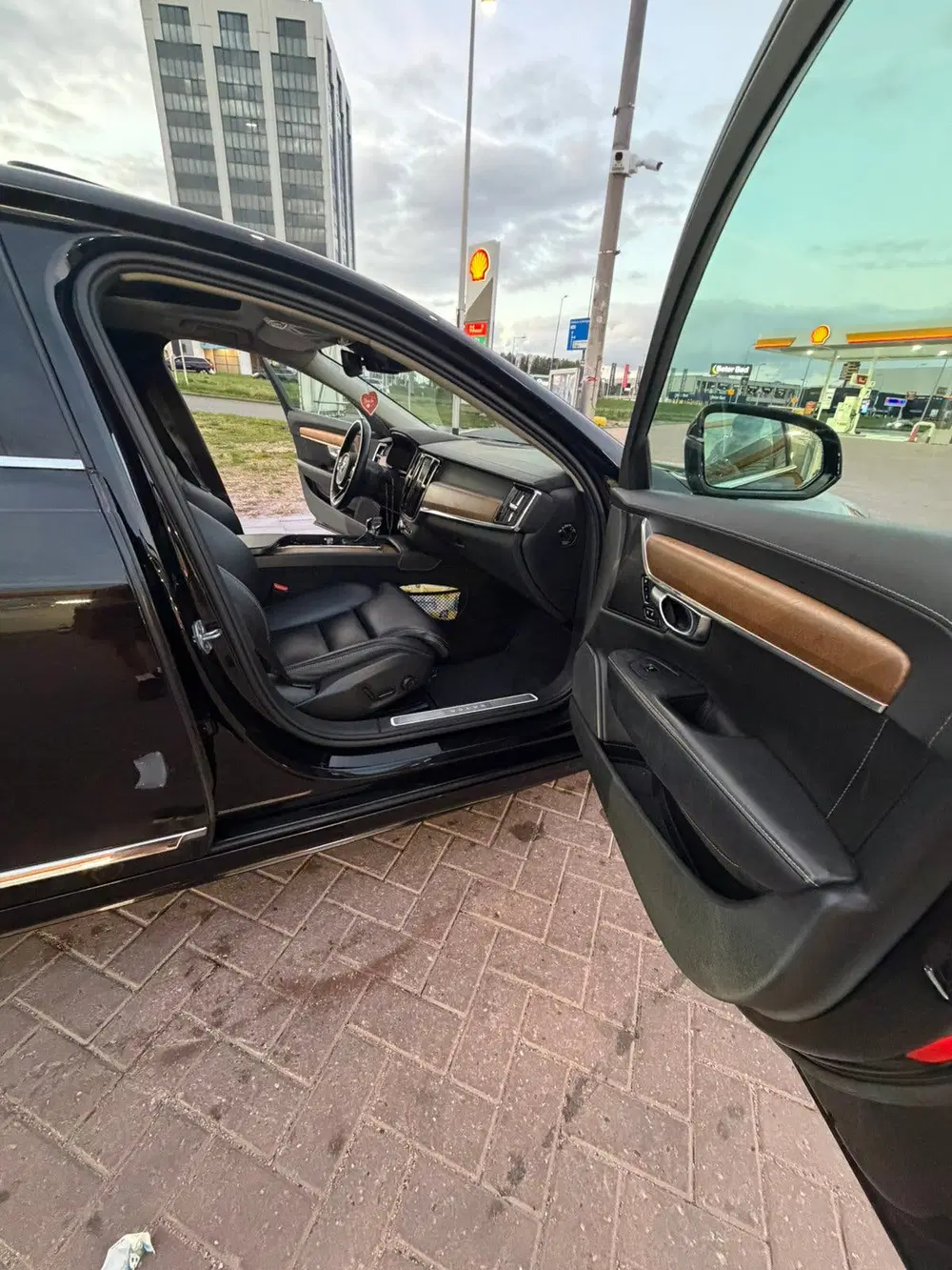 Volvo S90 D4 190pk Geartronic 2019 Zwart uit 2019, foto 15