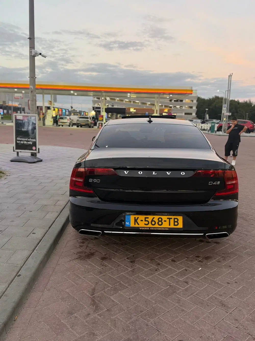 Volvo S90 D4 190pk Geartronic 2019 Zwart uit 2019, foto 7